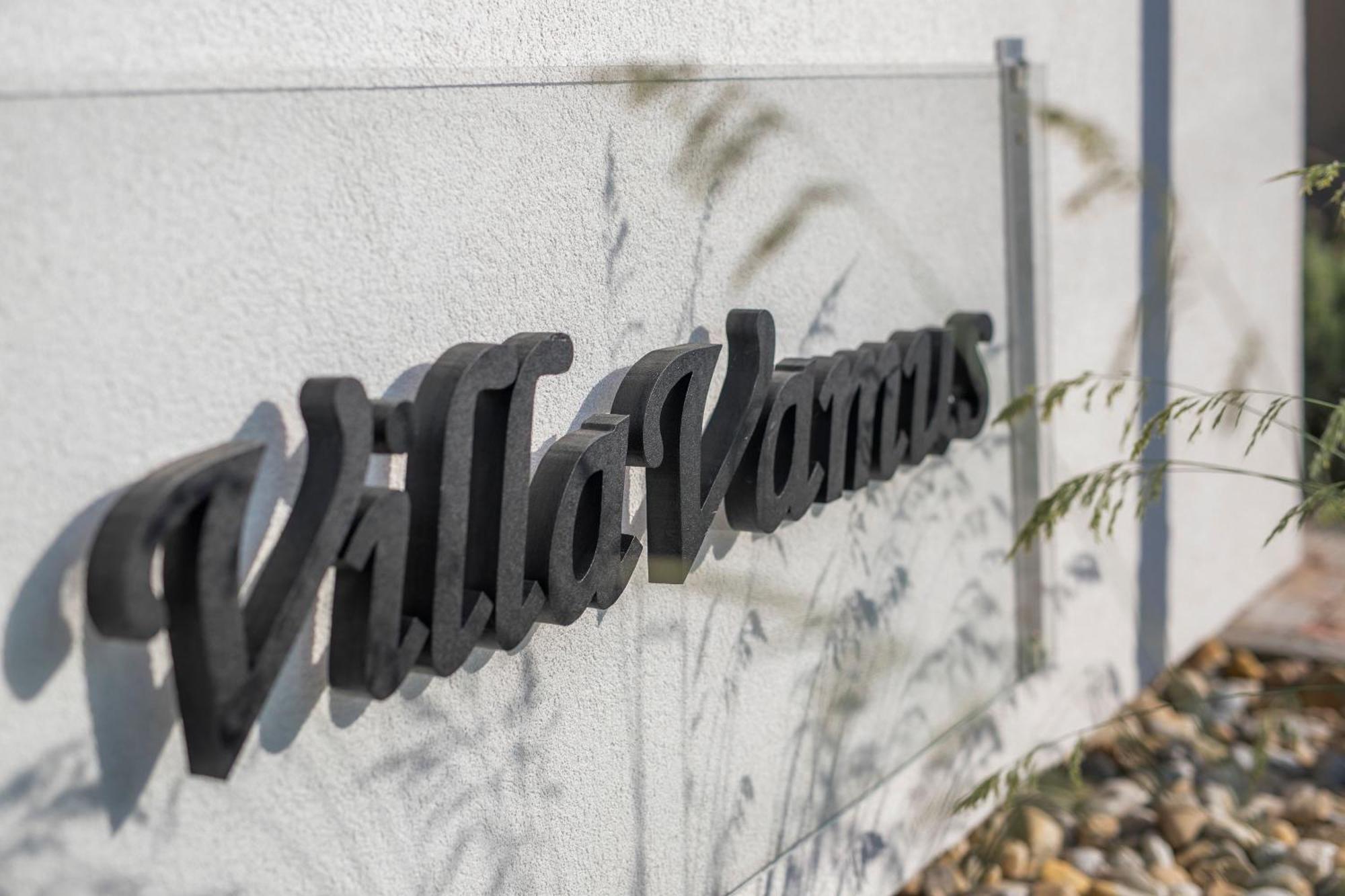 Villa Vamus Vendeg- Es Rendezvenyhaz Vámosszabadi Eksteriør bilde