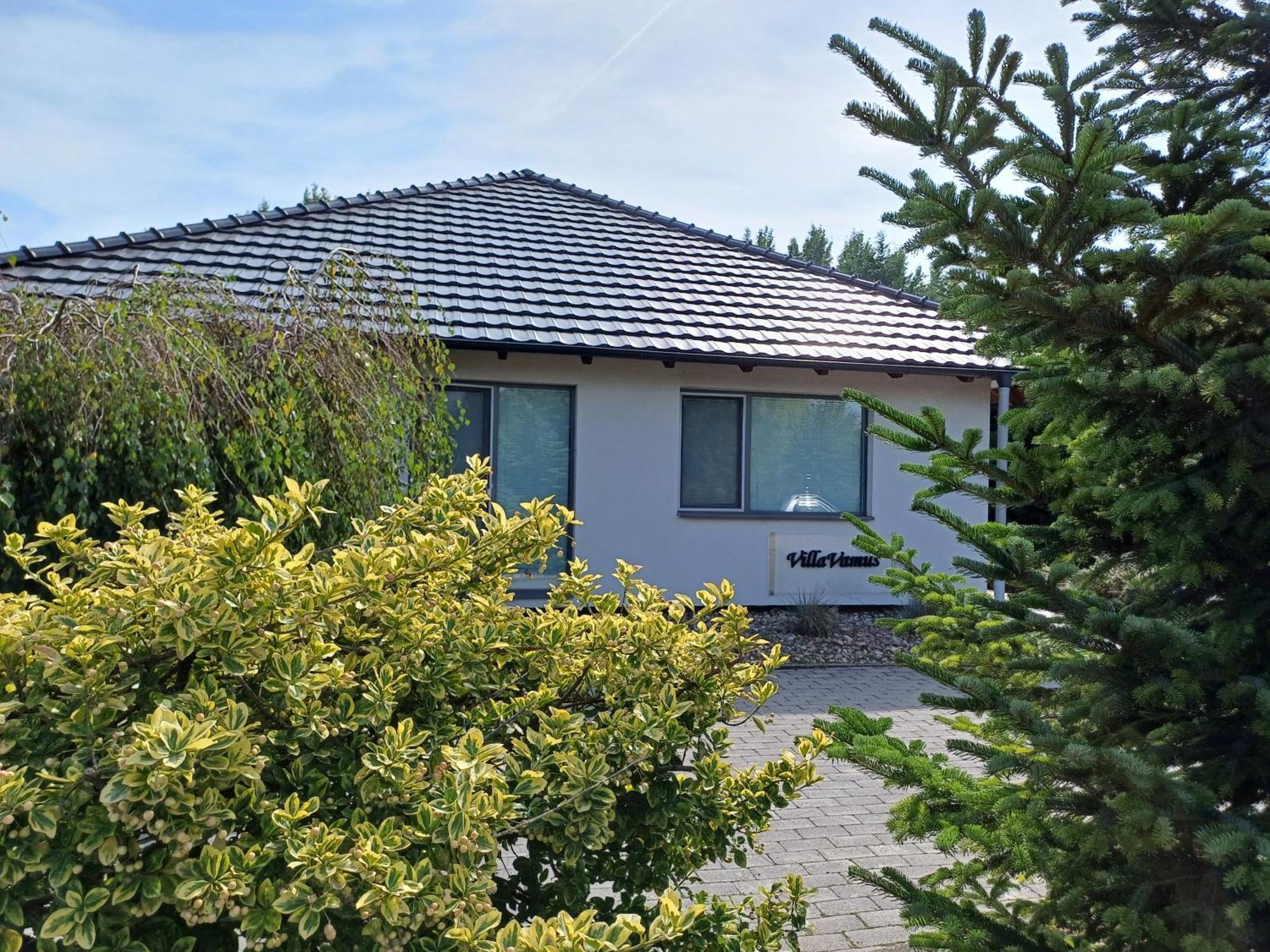 Villa Vamus Vendeg- Es Rendezvenyhaz Vámosszabadi Eksteriør bilde
