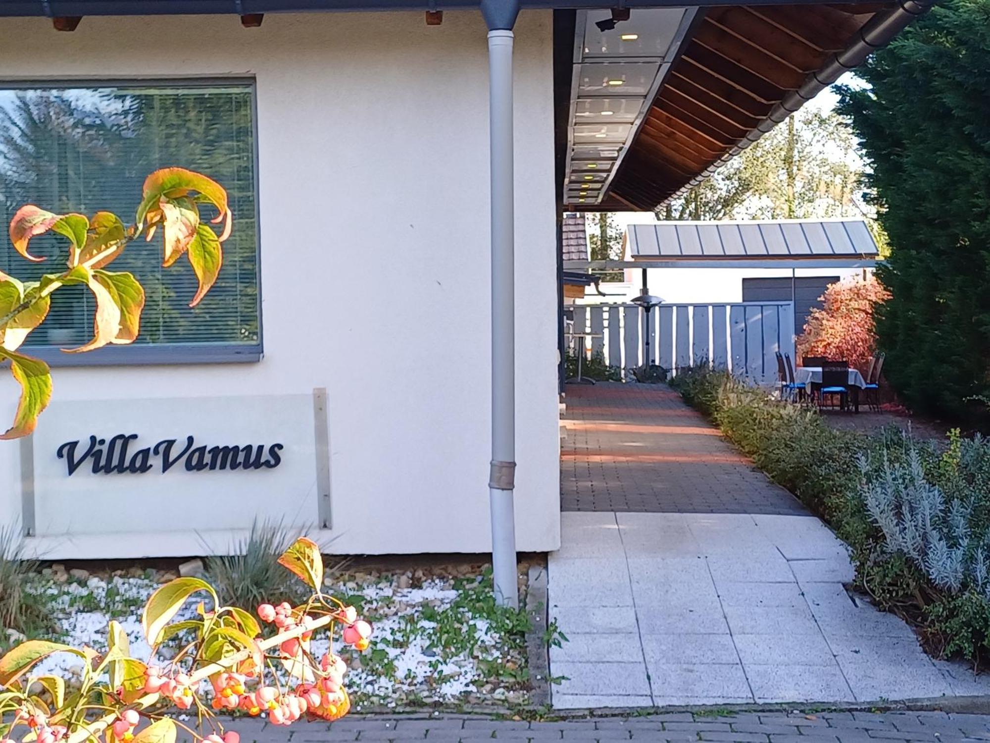 Villa Vamus Vendeg- Es Rendezvenyhaz Vámosszabadi Eksteriør bilde